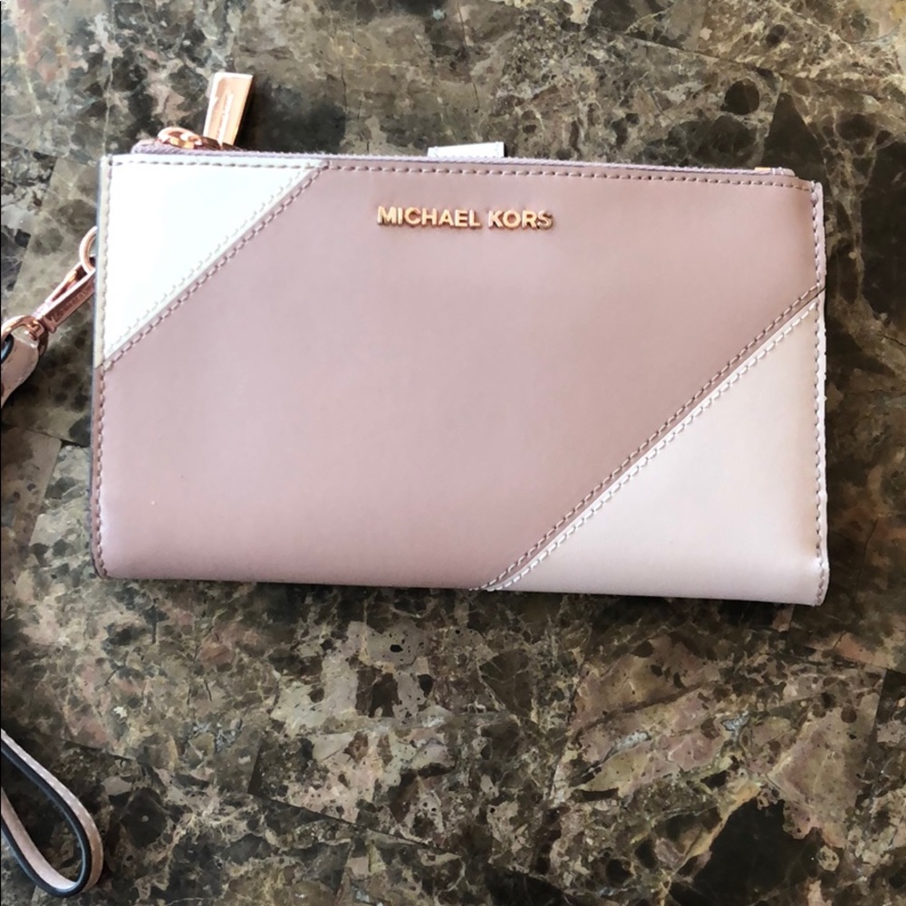 Michael Kors Adele Wristlet w/ Rose Gold Hardware
